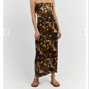 Dissh NWT never worn strapless satin camo midi dress
